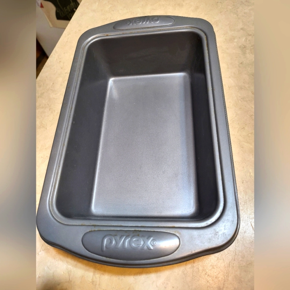Pyrex Baking Pan - Loaf Pan by Pyrex in Metal...almost 9 X 5 1/2 inches
